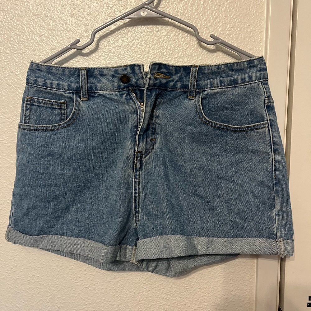 Petal & Pup Rocco Shorts - Mid Wash , Womens Medium, worn once